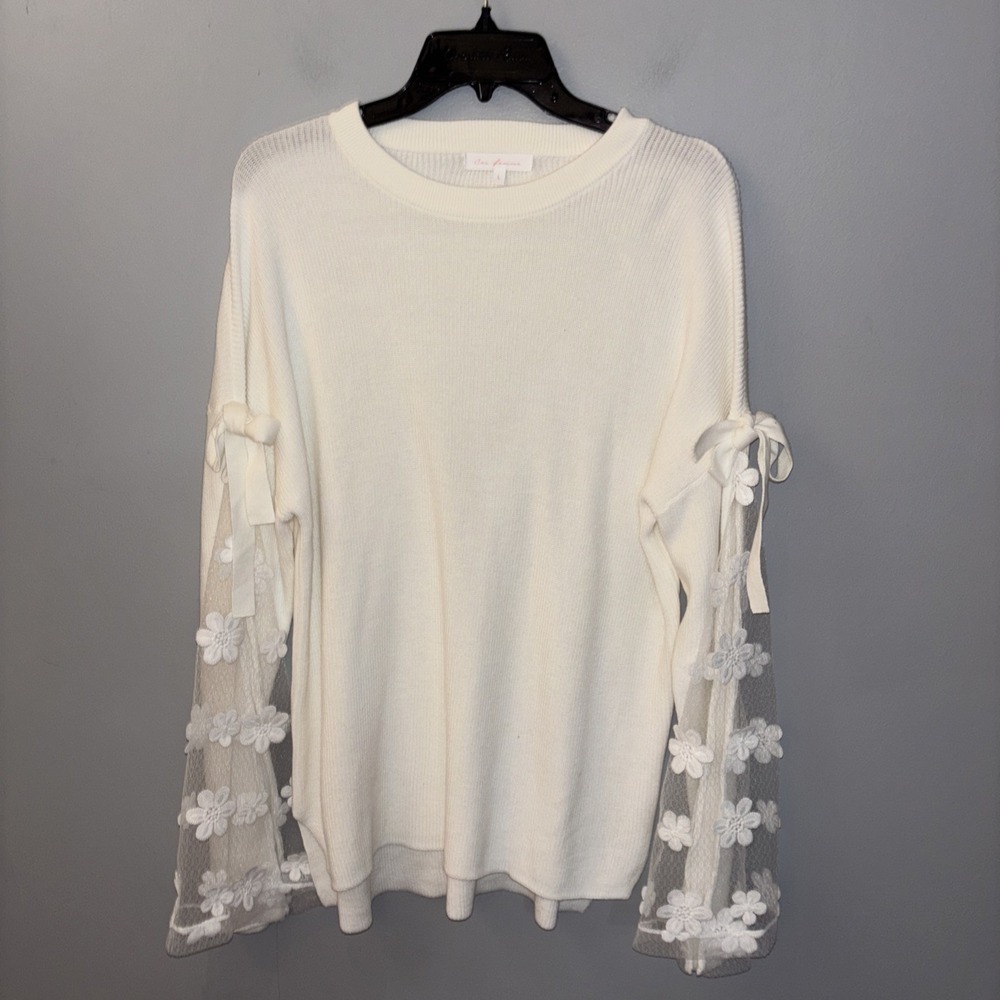 CES Femme White Knitโ Hi Low Sweater Tunic Lace Floral Sleeves Boho Romantic L